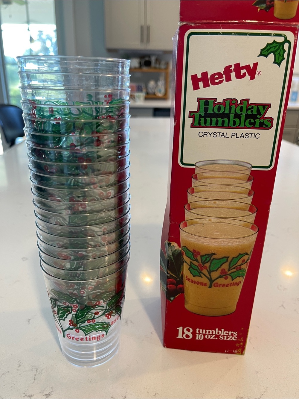 Vintage Hefty Holiday Plastic 10 Oz Tumblers